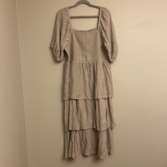 J Gee Neutral Smocked Tierd Midi Dress size 3x - Picture 2 of 7